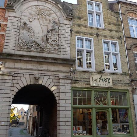 Belarte Framing Shop, Spacious Apartment With Garage In The Heart Of Ieper Kültér fotó