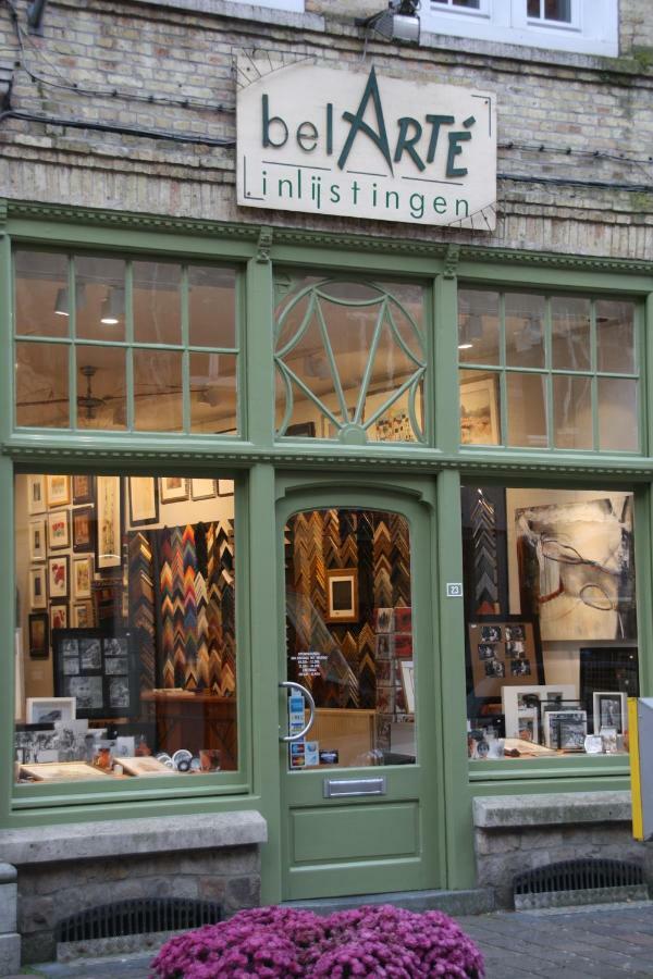 Belarte Framing Shop, Spacious Apartment With Garage In The Heart Of Ieper Kültér fotó