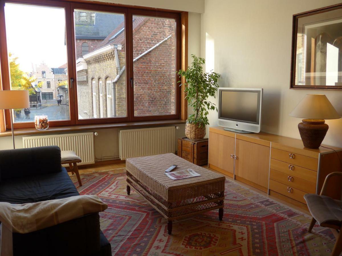 Belarte Framing Shop, Spacious Apartment With Garage In The Heart Of Ieper Kültér fotó